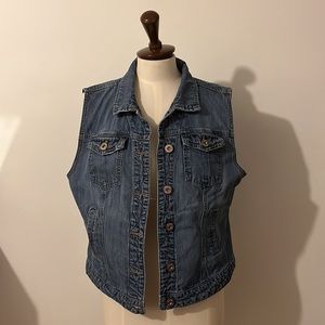 Parasuco sleeveless jean jacket size large with pockets